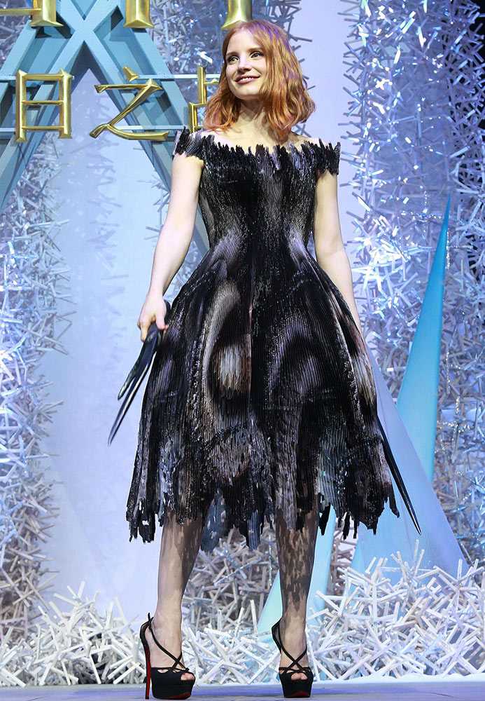 jessica-chastain-the-huntsman-winters-war-press-conference-beijing-getty-gallery__large