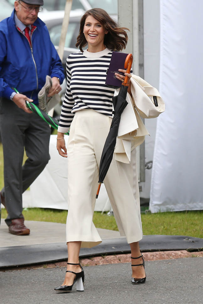 gemma-arterton-stripes-29jun16-03.jpg